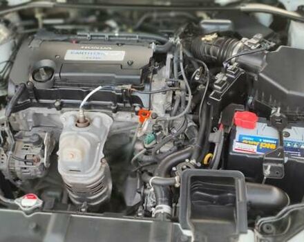 Белый Хонда Аккорд, объемом двигателя 2.36 л и пробегом 88 тыс. км за 16000 $, фото 16 на Automoto.ua