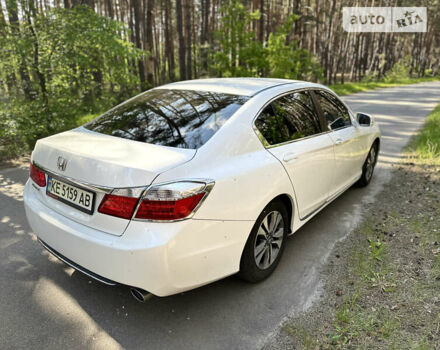 Белый Хонда Аккорд, объемом двигателя 2.4 л и пробегом 121 тыс. км за 13800 $, фото 6 на Automoto.ua