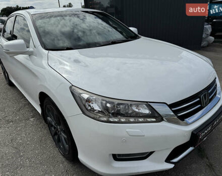 Белый Хонда Аккорд, объемом двигателя 3.5 л и пробегом 229 тыс. км за 16990 $, фото 4 на Automoto.ua