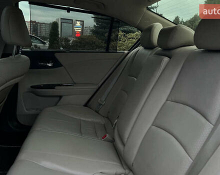 Белый Хонда Аккорд, объемом двигателя 3.47 л и пробегом 140 тыс. км за 12999 $, фото 22 на Automoto.ua