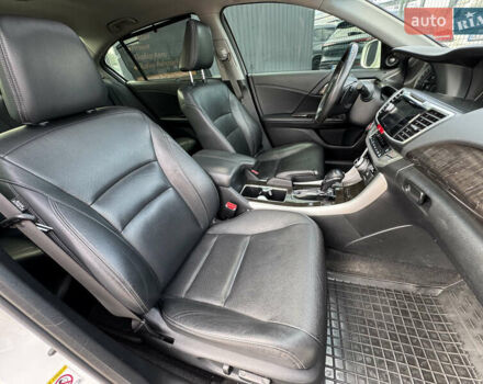 Белый Хонда Аккорд, объемом двигателя 3.5 л и пробегом 229 тыс. км за 16990 $, фото 41 на Automoto.ua