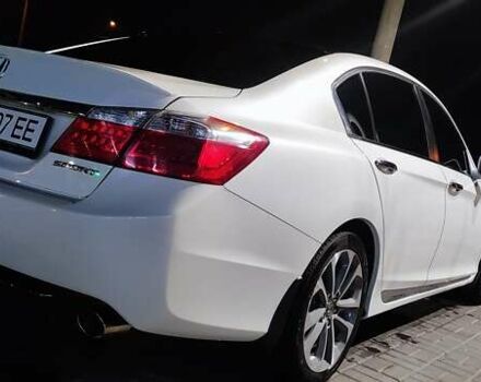 Белый Хонда Аккорд, объемом двигателя 2.36 л и пробегом 88 тыс. км за 16000 $, фото 6 на Automoto.ua