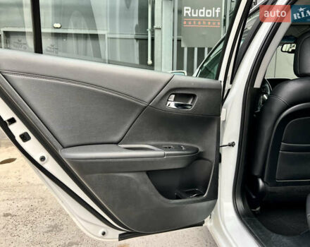 Белый Хонда Аккорд, объемом двигателя 2.4 л и пробегом 185 тыс. км за 12900 $, фото 61 на Automoto.ua