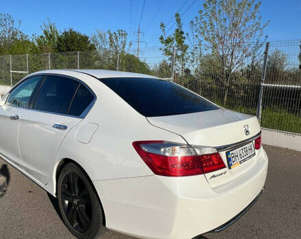 Белый Хонда Аккорд, объемом двигателя 2.4 л и пробегом 137 тыс. км за 13999 $, фото 4 на Automoto.ua