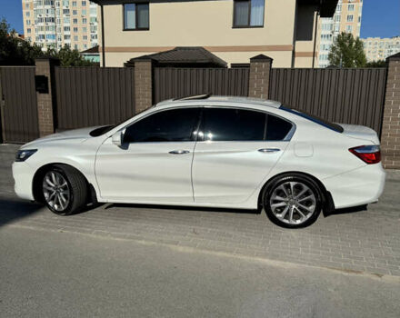 Белый Хонда Аккорд, объемом двигателя 3.47 л и пробегом 238 тыс. км за 14700 $, фото 6 на Automoto.ua