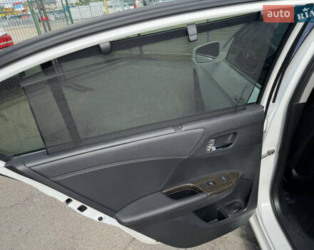 Белый Хонда Аккорд, объемом двигателя 3.5 л и пробегом 229 тыс. км за 16990 $, фото 31 на Automoto.ua