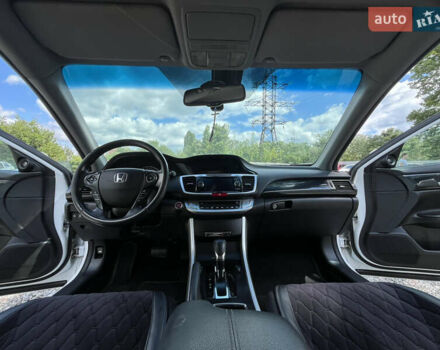 Белый Хонда Аккорд, объемом двигателя 2.4 л и пробегом 191 тыс. км за 13900 $, фото 13 на Automoto.ua