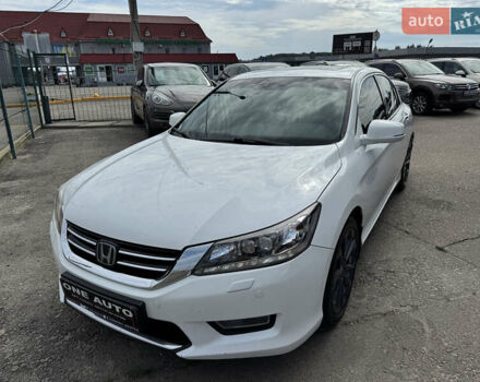 Белый Хонда Аккорд, объемом двигателя 3.5 л и пробегом 229 тыс. км за 16990 $, фото 1 на Automoto.ua
