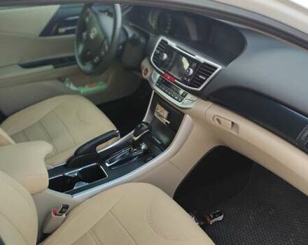 Белый Хонда Аккорд, объемом двигателя 2.36 л и пробегом 88 тыс. км за 16000 $, фото 13 на Automoto.ua