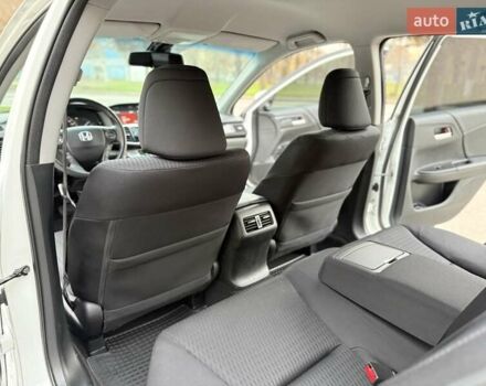 Білий Хонда Аккорд, об'ємом двигуна 2.4 л та пробігом 122 тис. км за 13500 $, фото 30 на Automoto.ua