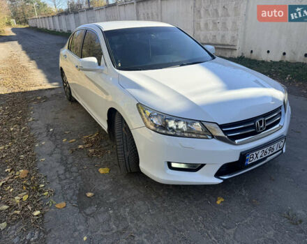 Білий Хонда Аккорд, об'ємом двигуна 2.4 л та пробігом 172 тис. км за 12999 $, фото 4 на Automoto.ua