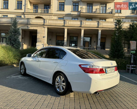 Белый Хонда Аккорд, объемом двигателя 2.4 л и пробегом 170 тыс. км за 13300 $, фото 7 на Automoto.ua