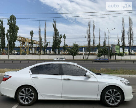 Белый Хонда Аккорд, объемом двигателя 2.4 л и пробегом 202 тыс. км за 14500 $, фото 9 на Automoto.ua