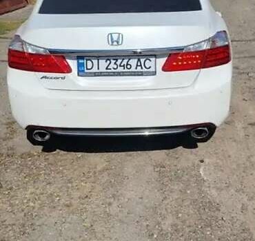 Белый Хонда Аккорд, объемом двигателя 2.36 л и пробегом 226 тыс. км за 10000 $, фото 4 на Automoto.ua