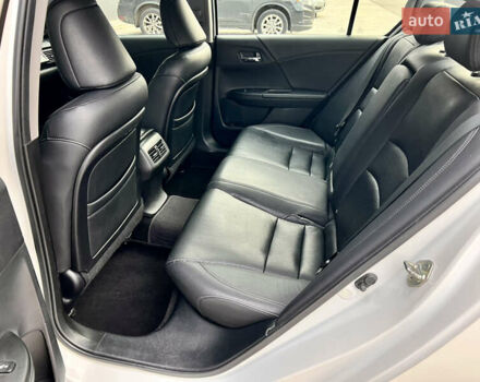 Белый Хонда Аккорд, объемом двигателя 2.4 л и пробегом 185 тыс. км за 12900 $, фото 63 на Automoto.ua