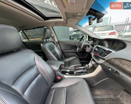 Белый Хонда Аккорд, объемом двигателя 3.5 л и пробегом 229 тыс. км за 16990 $, фото 43 на Automoto.ua