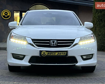 Белый Хонда Аккорд, объемом двигателя 3.47 л и пробегом 140 тыс. км за 12999 $, фото 1 на Automoto.ua