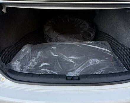 Белый Хонда Аккорд, объемом двигателя 2.4 л и пробегом 170 тыс. км за 13300 $, фото 12 на Automoto.ua