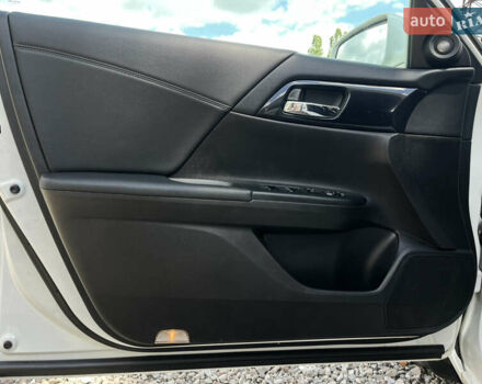 Белый Хонда Аккорд, объемом двигателя 2.4 л и пробегом 191 тыс. км за 13900 $, фото 10 на Automoto.ua