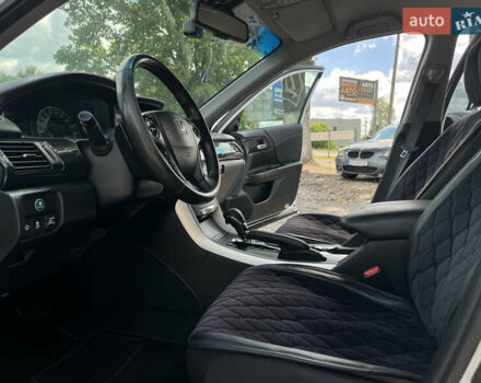 Белый Хонда Аккорд, объемом двигателя 2.4 л и пробегом 191 тыс. км за 13900 $, фото 8 на Automoto.ua