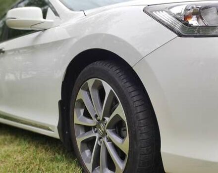 Белый Хонда Аккорд, объемом двигателя 2.36 л и пробегом 88 тыс. км за 16000 $, фото 3 на Automoto.ua