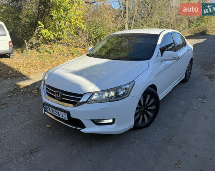 Білий Хонда Аккорд, об'ємом двигуна 2.4 л та пробігом 172 тис. км за 12999 $, фото 5 на Automoto.ua