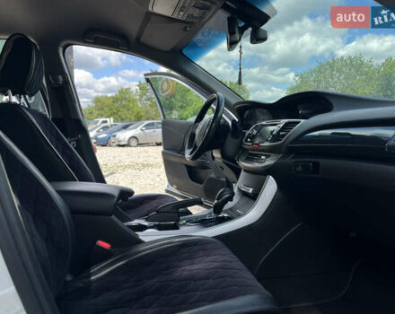 Белый Хонда Аккорд, объемом двигателя 2.4 л и пробегом 191 тыс. км за 13900 $, фото 18 на Automoto.ua