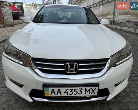 Белый Хонда Аккорд, объемом двигателя 2.4 л и пробегом 168 тыс. км за 13000 $, фото 2 на Automoto.ua