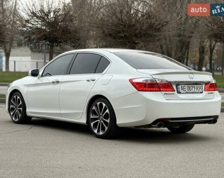 Білий Хонда Аккорд, об'ємом двигуна 2.4 л та пробігом 122 тис. км за 13500 $, фото 16 на Automoto.ua