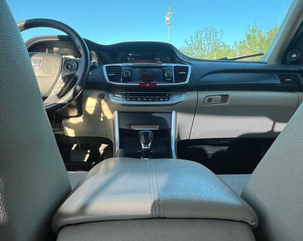 Белый Хонда Аккорд, объемом двигателя 2.4 л и пробегом 137 тыс. км за 13999 $, фото 8 на Automoto.ua