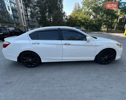 Белый Хонда Аккорд, объемом двигателя 2.4 л и пробегом 175 тыс. км за 13500 $, фото 2 на Automoto.ua