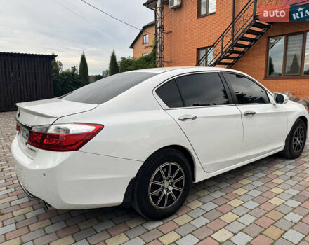 Белый Хонда Аккорд, объемом двигателя 2.36 л и пробегом 325 тыс. км за 12000 $, фото 7 на Automoto.ua