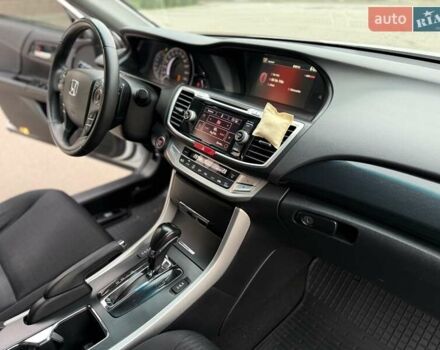Білий Хонда Аккорд, об'ємом двигуна 2.4 л та пробігом 122 тис. км за 13500 $, фото 31 на Automoto.ua