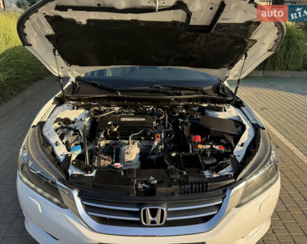 Белый Хонда Аккорд, объемом двигателя 2.4 л и пробегом 170 тыс. км за 13300 $, фото 9 на Automoto.ua