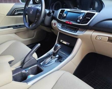 Білий Хонда Аккорд, об'ємом двигуна 2.4 л та пробігом 75 тис. км за 15500 $, фото 6 на Automoto.ua