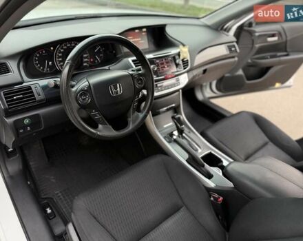Білий Хонда Аккорд, об'ємом двигуна 2.4 л та пробігом 122 тис. км за 13500 $, фото 20 на Automoto.ua