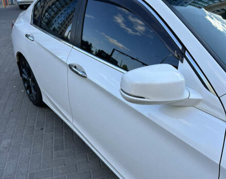 Белый Хонда Аккорд, объемом двигателя 2.4 л и пробегом 175 тыс. км за 13500 $, фото 5 на Automoto.ua