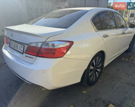 Білий Хонда Аккорд, об'ємом двигуна 2.4 л та пробігом 172 тис. км за 12999 $, фото 6 на Automoto.ua