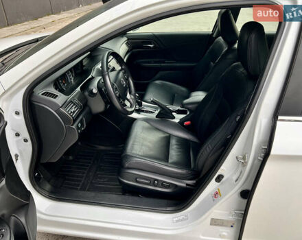 Белый Хонда Аккорд, объемом двигателя 2.4 л и пробегом 185 тыс. км за 12900 $, фото 23 на Automoto.ua