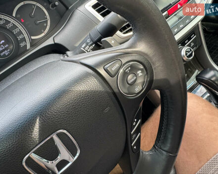 Белый Хонда Аккорд, объемом двигателя 3.5 л и пробегом 229 тыс. км за 16990 $, фото 25 на Automoto.ua