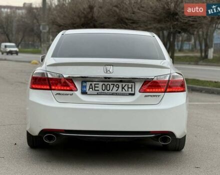 Білий Хонда Аккорд, об'ємом двигуна 2.4 л та пробігом 122 тис. км за 13500 $, фото 5 на Automoto.ua