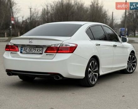 Білий Хонда Аккорд, об'ємом двигуна 2.4 л та пробігом 122 тис. км за 13500 $, фото 10 на Automoto.ua