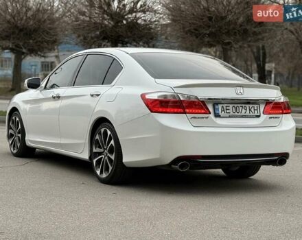 Білий Хонда Аккорд, об'ємом двигуна 2.4 л та пробігом 122 тис. км за 13500 $, фото 11 на Automoto.ua