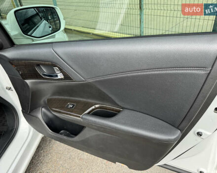 Белый Хонда Аккорд, объемом двигателя 3.5 л и пробегом 229 тыс. км за 16990 $, фото 40 на Automoto.ua