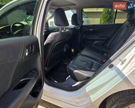 Білий Хонда Аккорд, об'ємом двигуна 2.4 л та пробігом 150 тис. км за 16000 $, фото 12 на Automoto.ua
