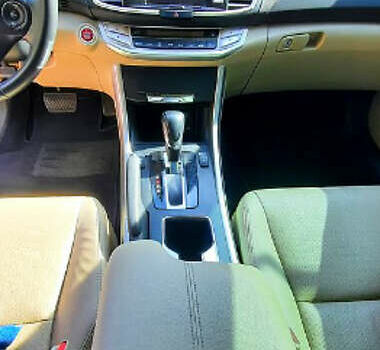 Белый Хонда Аккорд, объемом двигателя 2.36 л и пробегом 154 тыс. км за 10800 $, фото 5 на Automoto.ua