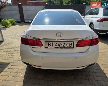 Білий Хонда Аккорд, об'ємом двигуна 2.4 л та пробігом 150 тис. км за 16000 $, фото 4 на Automoto.ua