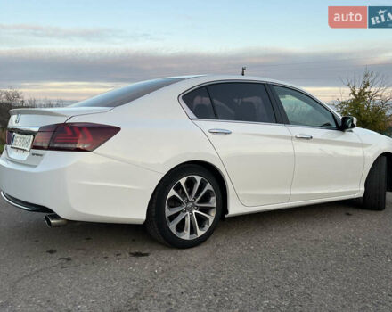 Белый Хонда Аккорд, объемом двигателя 2.35 л и пробегом 197 тыс. км за 11600 $, фото 5 на Automoto.ua