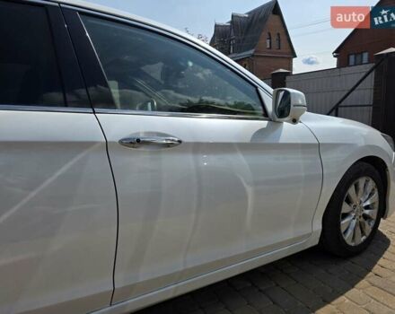 Білий Хонда Аккорд, об'ємом двигуна 2.4 л та пробігом 150 тис. км за 16000 $, фото 5 на Automoto.ua