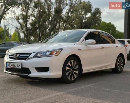 Белый Хонда Аккорд, объемом двигателя 2 л и пробегом 108 тыс. км за 15999 $, фото 1 на Automoto.ua